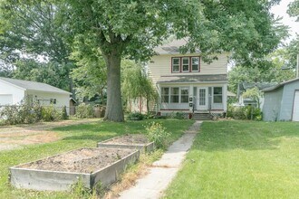 2446 E Johnson St in Madison, WI - Building Photo - Building Photo