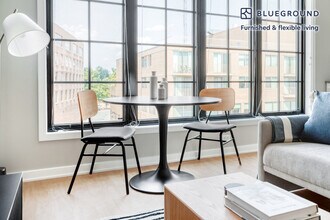 2210 Wisconsin Ave NW-Unit -FL4-ID548 in Washington, DC - Foto de edificio - Building Photo