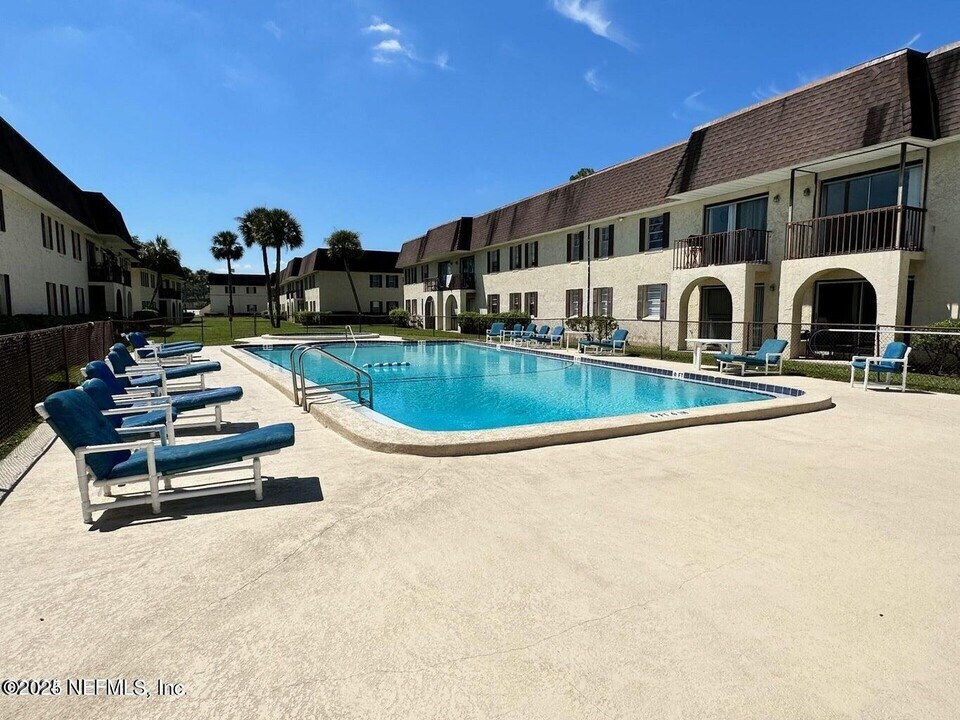 1644 El Camino Rd in Jacksonville, FL - Building Photo