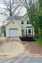 Room in House on Caloosa Cove SW in Marietta, GA - Building Photo
