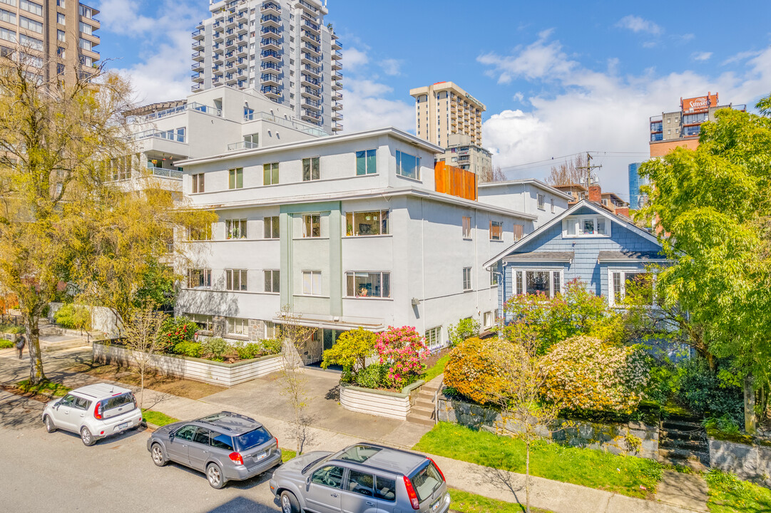 Harwood Apartments in Vancouver, BC - Building Photo