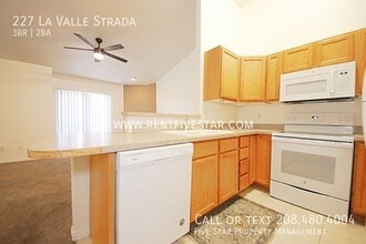 227 La Valle Strada in Pocatello, ID - Building Photo - Building Photo
