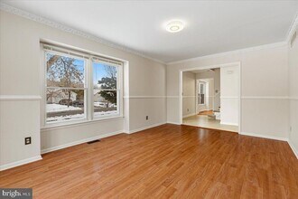 27 Cartwright Dr in West Windsor Township, NJ - Building Photo - Building Photo