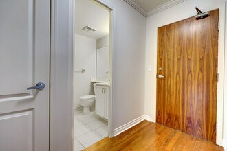 1 Elm Dr W in Mississauga, ON - Building Photo - Building Photo