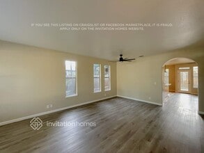 869 Lariat Loop in Galt, CA - Foto de edificio - Building Photo