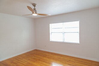 28 E Hazel St-Unit -28 in Orlando, FL - Foto de edificio - Building Photo