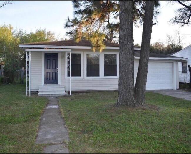 242 Bolden St in Houston, TX - Building Photo - Building Photo