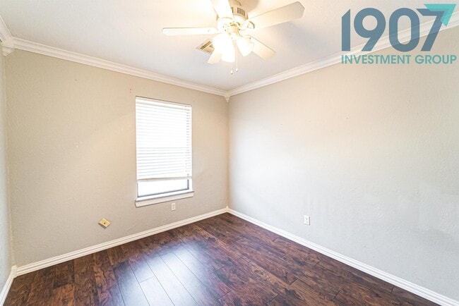 property at 1925 Bluegrass Ct