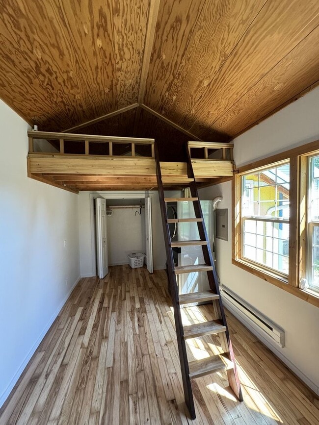 property at 2127 4th St