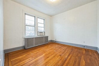 154 Chestnut Ave in Jersey City, NJ - Building Photo - Building Photo