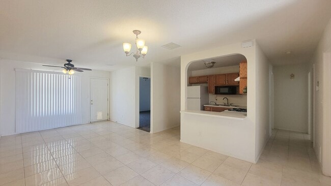 10449 Valle Suave Dr in Socorro, TX - Building Photo - Building Photo