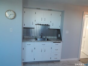 91 Holden St in Bristol, CT - Building Photo - Building Photo