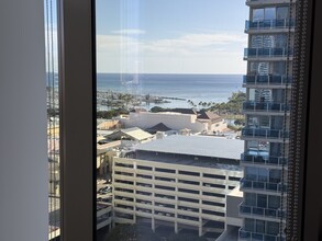 1388 Kapiolani Blvd, Unit Sky #2201 in Honolulu, HI - Building Photo - Building Photo