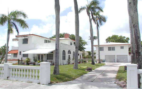 1003 N L St in Lake Worth, FL - Building Photo