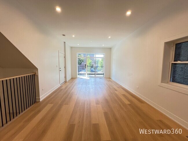 2046 W Washington Blvd in Chicago, IL - Building Photo - Building Photo