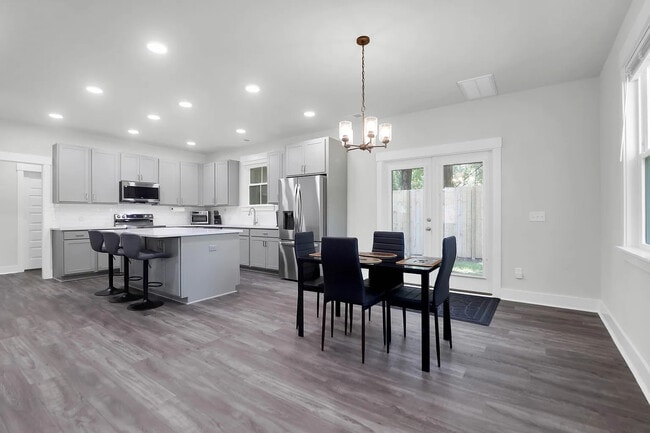 2755 Tyler St in North Charleston, SC - Foto de edificio - Building Photo