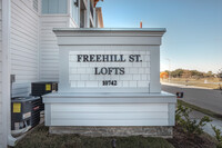 Freehill Street Lofts in Houston, TX - Foto de edificio - Building Photo