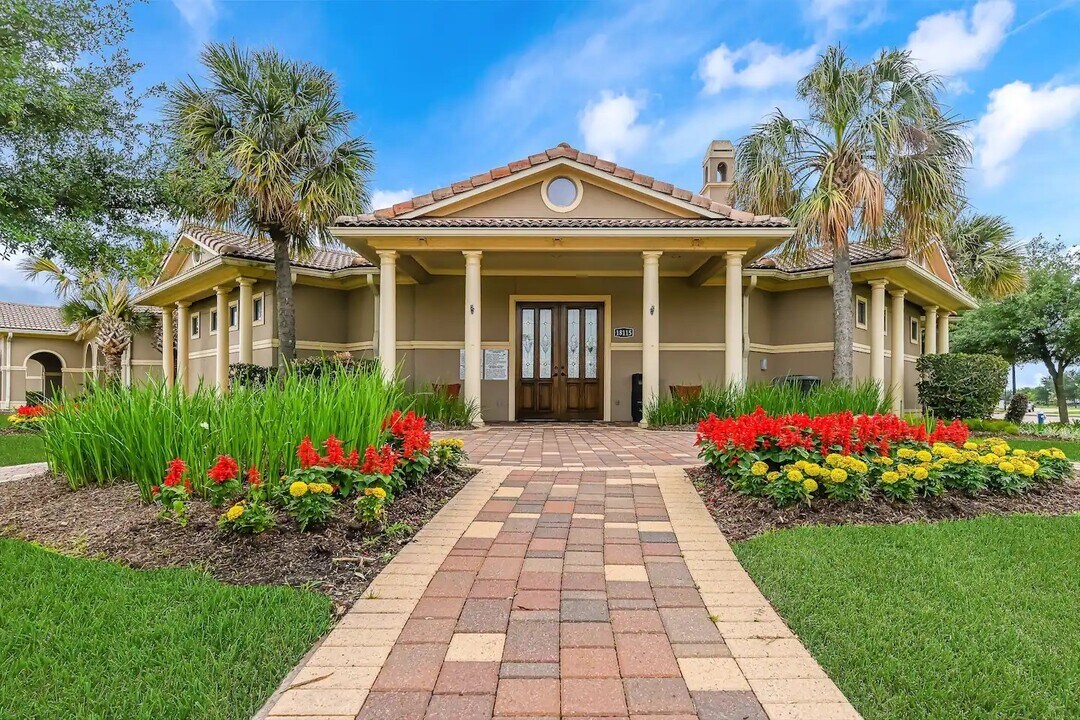 18011 Darling Point Ct in Cypress, TX - Building Photo