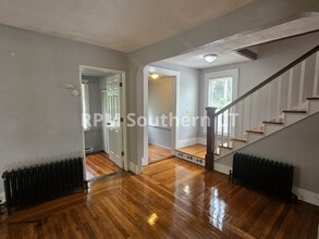 33 Evergreen Ave in Hamden, CT - Building Photo - Building Photo