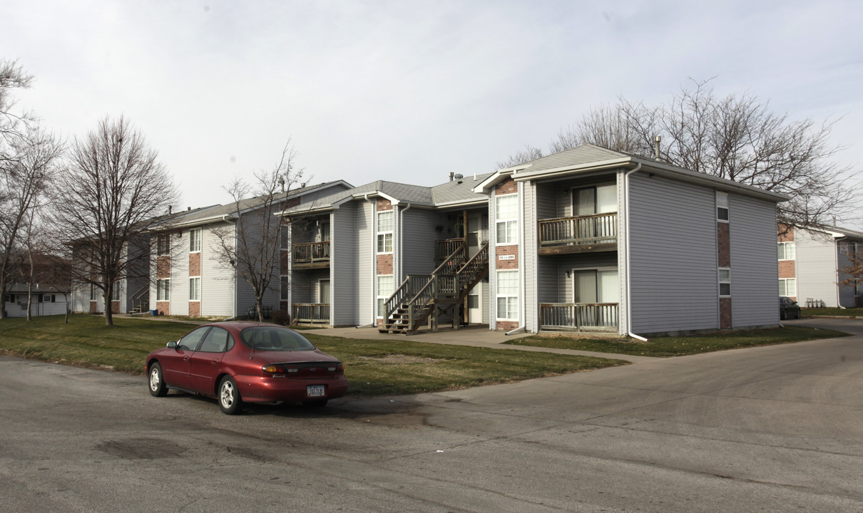 Eagles Nest Apartments in Council Bluffs, IA - Building Photo