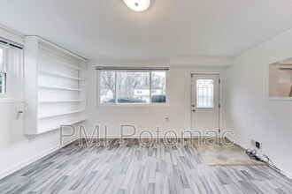 7422 Parkwood St in Hyattsville, MD - Building Photo - Building Photo
