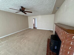 1201 W Elm St in Lodi, CA - Building Photo - Building Photo