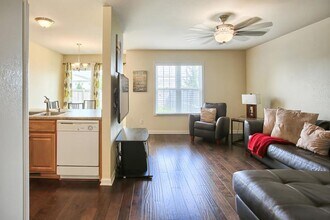 3728 Summer Sage Ct in Champaign, IL - Building Photo - Building Photo