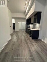 395 Dundas St W in Oakville, ON - Building Photo - Building Photo