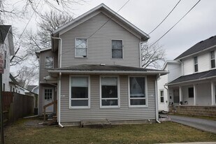 307 1/2 N Grove St in Bowling Green, OH - Building Photo