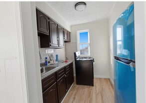 32 Oregon St, Unit 32 Oregon st in Fall River, MA - Building Photo