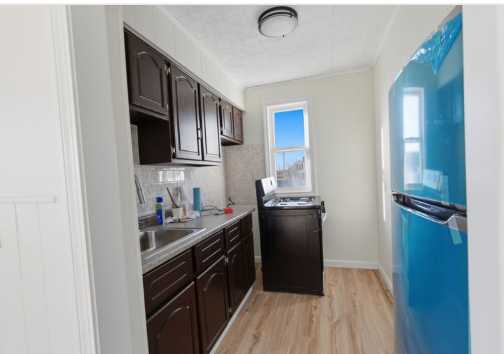 32 Oregon St, Unit 32 Oregon st in Fall River, MA - Building Photo