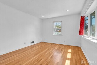 253 Fairmount Ave in South Plainfield, NJ - Building Photo - Building Photo