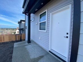 900 Monga Rd. in Nanaimo, BC - Building Photo - Building Photo