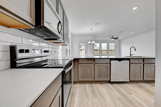 216 Skipping Stone Run in Andice, TX - Building Photo - Building Photo