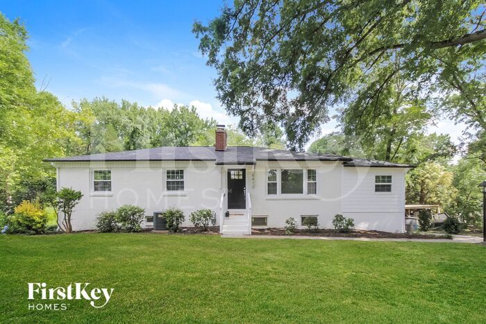 5412 Hilltop Cir in Charlotte, NC - Foto de edificio