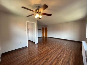 Royal Garden Apartments in Pittsburgh, PA - Building Photo - Building Photo