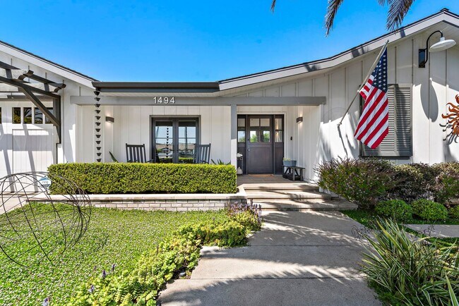 1494 Catalina St in Laguna Beach, CA - Building Photo - Building Photo