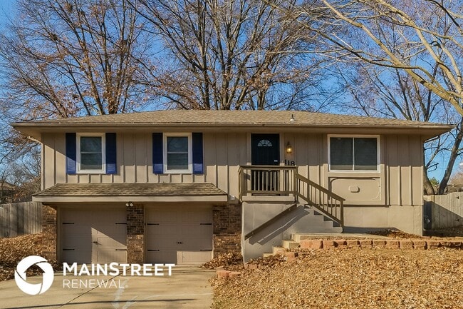 property at 118 SE Crestwood St