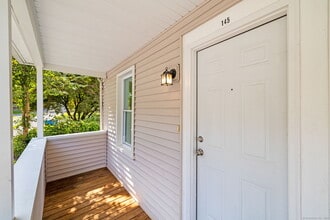 143 Kneen St in Shelton, CT - Building Photo - Building Photo