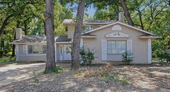 2608 Olympia Ct in Arlington, TX - Building Photo