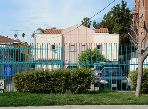 1240-1246 N Berendo St in Los Angeles, CA - Foto de edificio - Building Photo