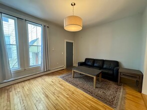 168 Neal St in Portland, ME - Building Photo - Building Photo
