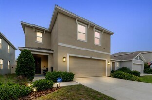 5667 Chorleywood Ln in Wesley Chapel, FL - Building Photo