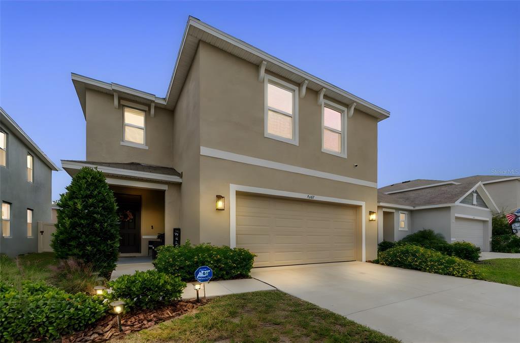 5667 Chorleywood Ln in Wesley Chapel, FL - Building Photo
