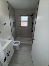 9654 Selby Pl, Unit 4 in Norfolk, VA - Building Photo - Building Photo
