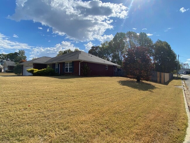 208 Glen Meadows Ln in Harvest, AL - Building Photo - Building Photo