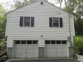 24 Birchside Dr in Norwalk, CT - Building Photo - Building Photo