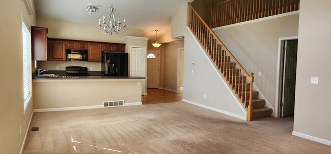 162 Slindes Woods Cir in North Syracuse, NY - Building Photo - Building Photo