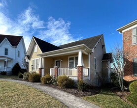 912 Village Way S in Blacksburg, VA - Building Photo - Building Photo