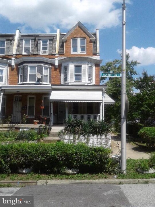 1801 Ashburton St in Baltimore, MD - Foto de edificio